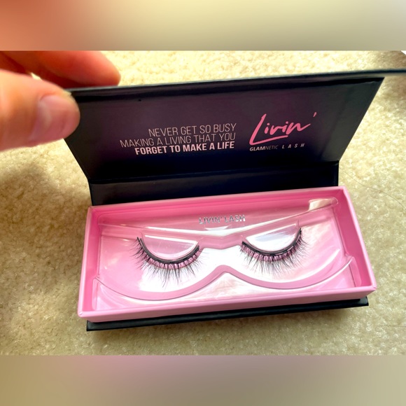New Glamnetic Livin lash - Picture 2 of 2